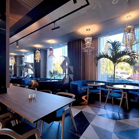 Radisson Blu Aurum Hotel, Brașov Exterior foto Restaurant