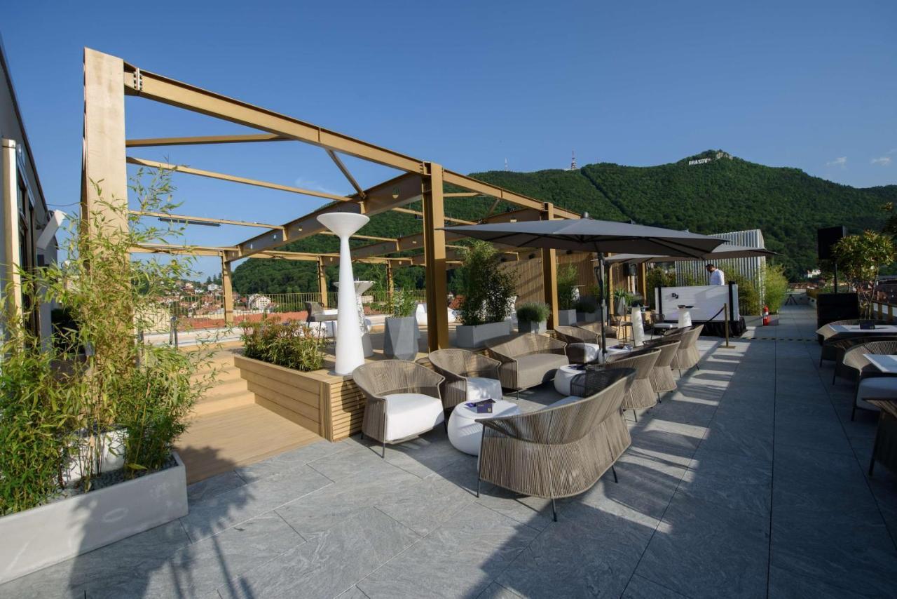 Radisson Blu Aurum Hotel, Brașov Exterior foto The Sky Bar